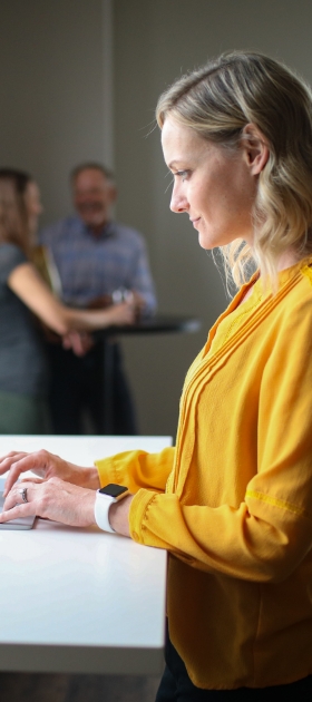 Photo femme au travail