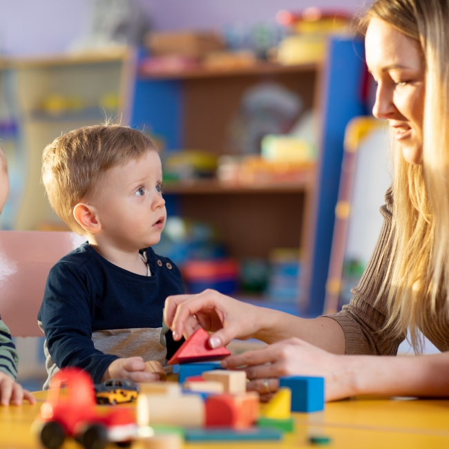 Photo enfant avec sa nourrice