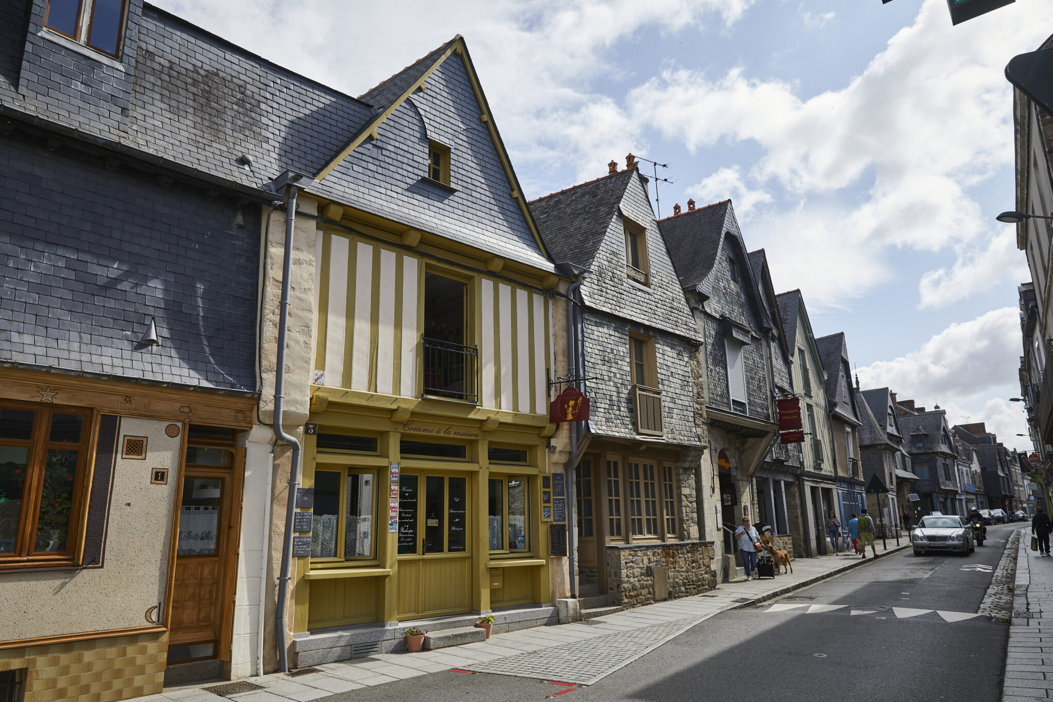 rue_paris_vitré_pan de bois